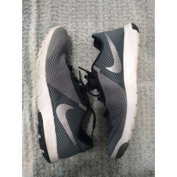 Nike Ladies Sneakers Size 9 Black & Gray Athletic - Picture 3 of 8